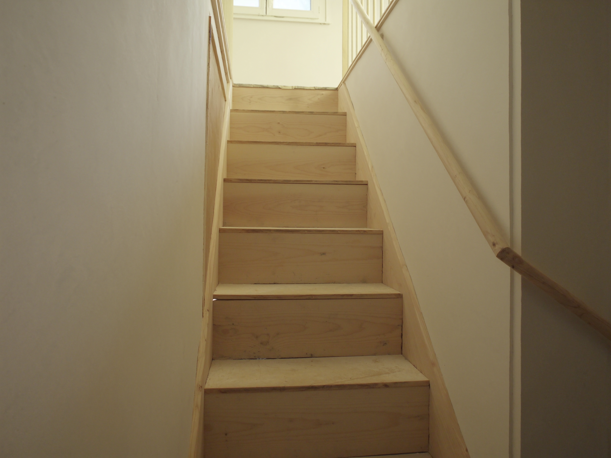 Avant : habillage escalier en chêne à Wavre